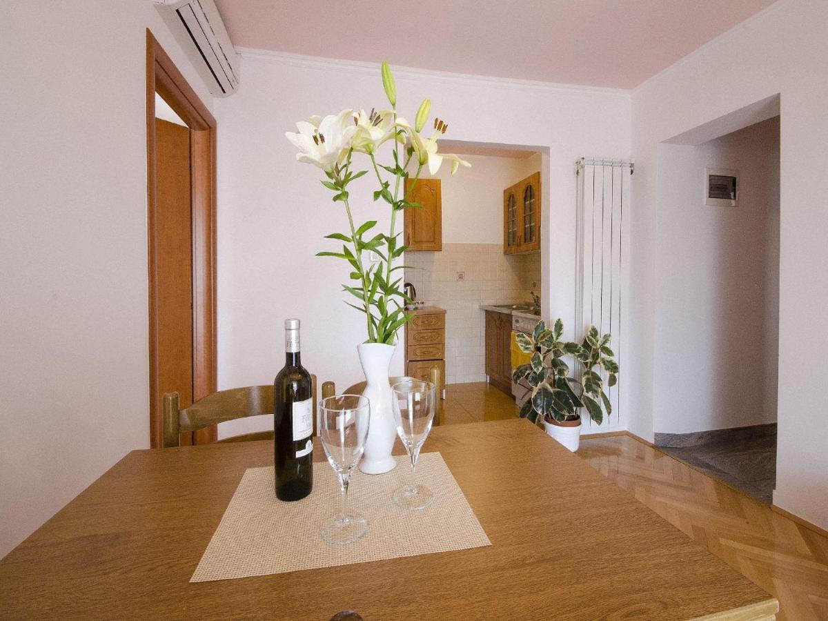 Apartments Patricija Ровин Екстериор снимка