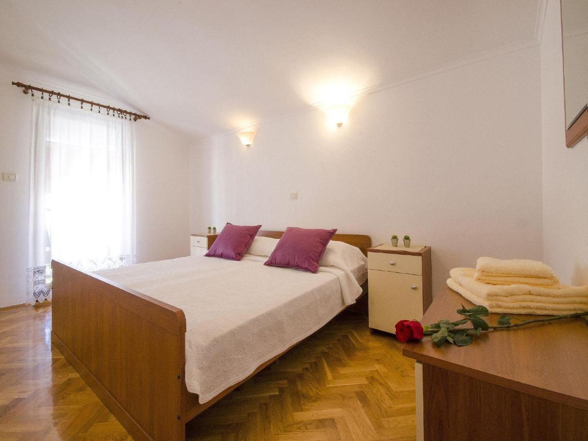 Apartments Patricija Ровин Екстериор снимка